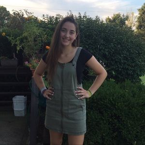 Meet your Posher, Demi